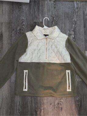 Olive Green and White Quilted Pullover Jacket